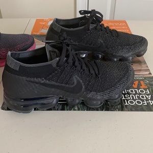 Nike Vapor Max women’s size 7.5 preowned  2 pairs